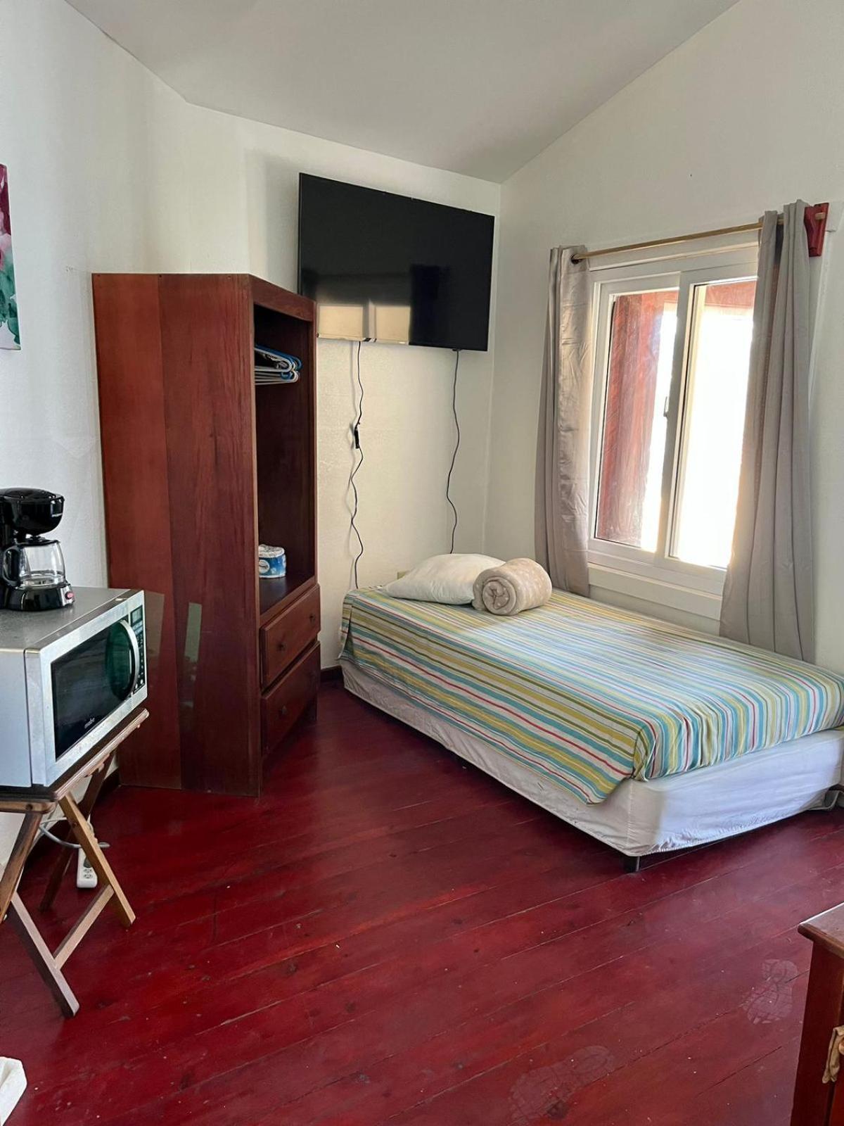Fosters West Bay Resort Extérieur photo