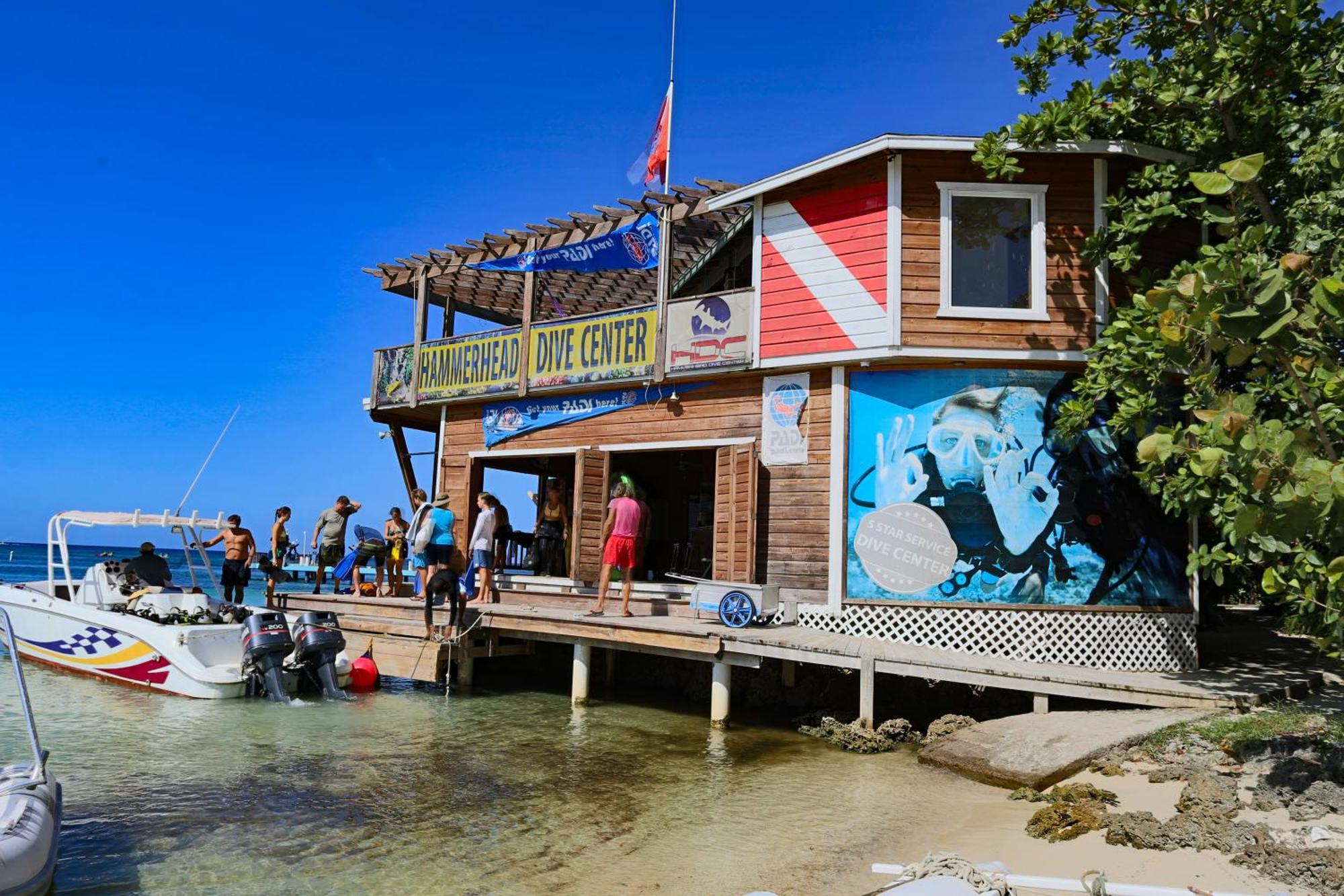 Fosters West Bay Resort Extérieur photo