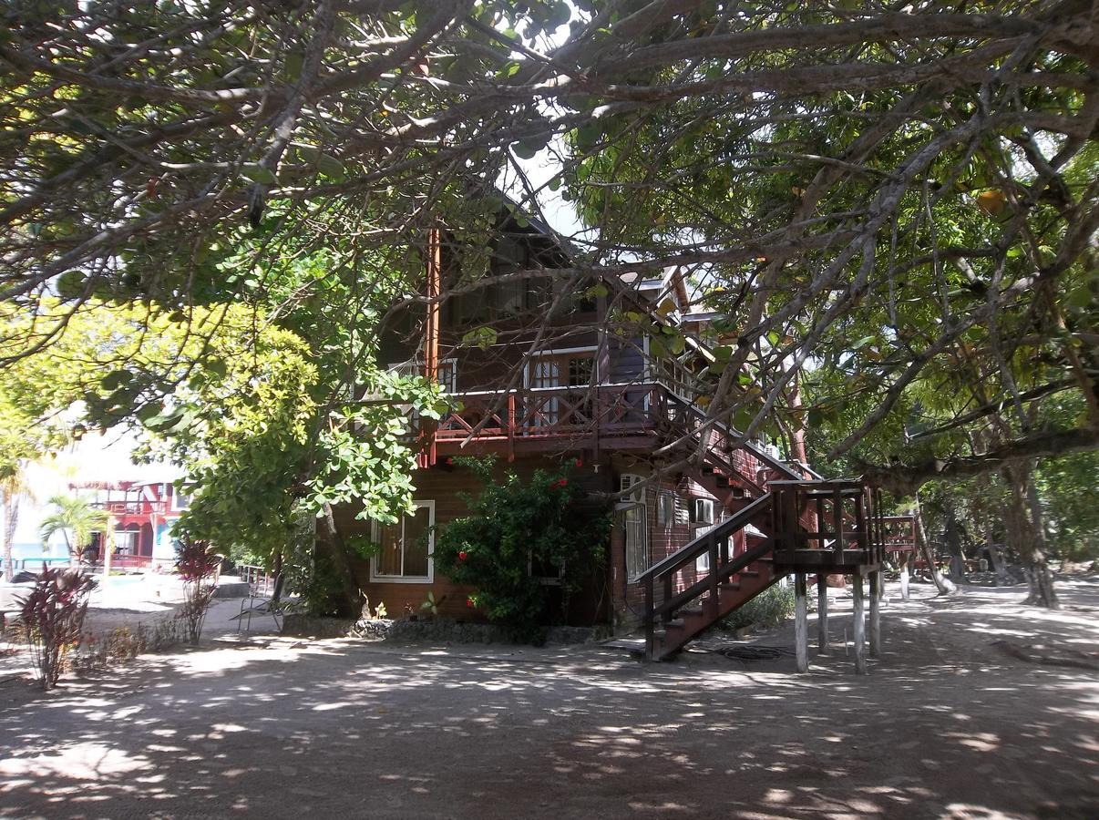 Fosters West Bay Resort Extérieur photo