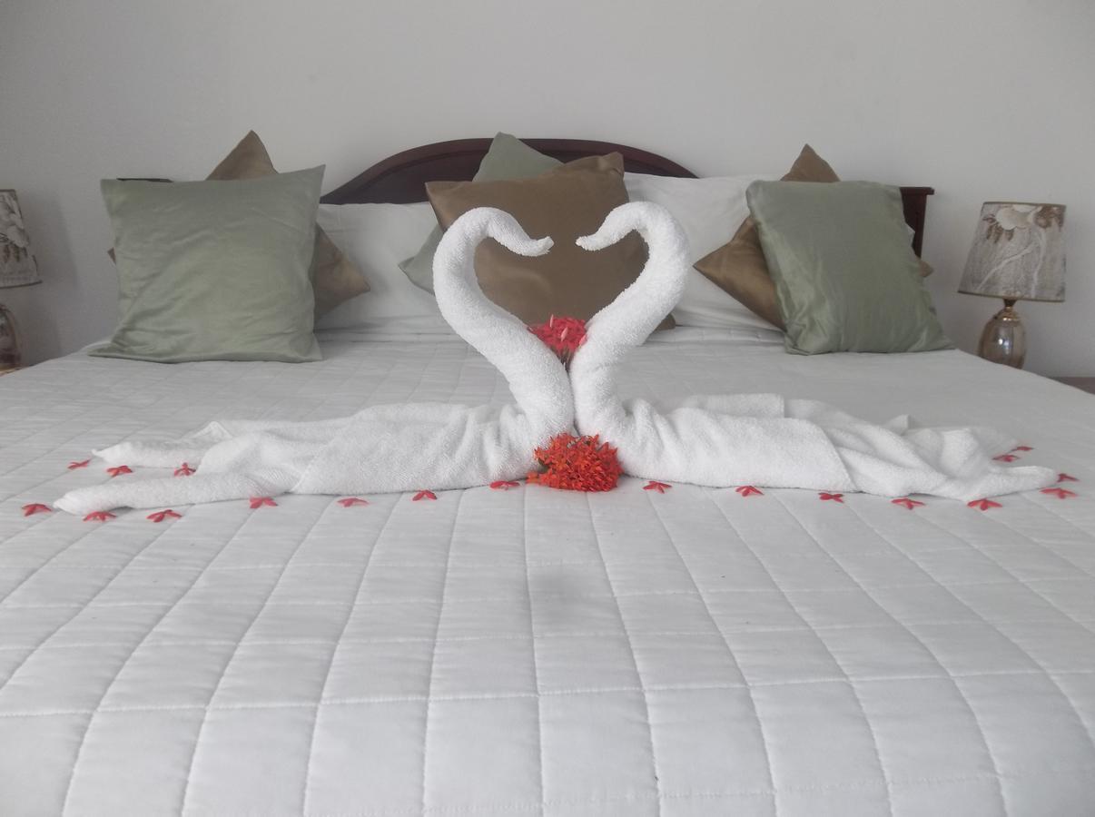 Fosters West Bay Resort Extérieur photo